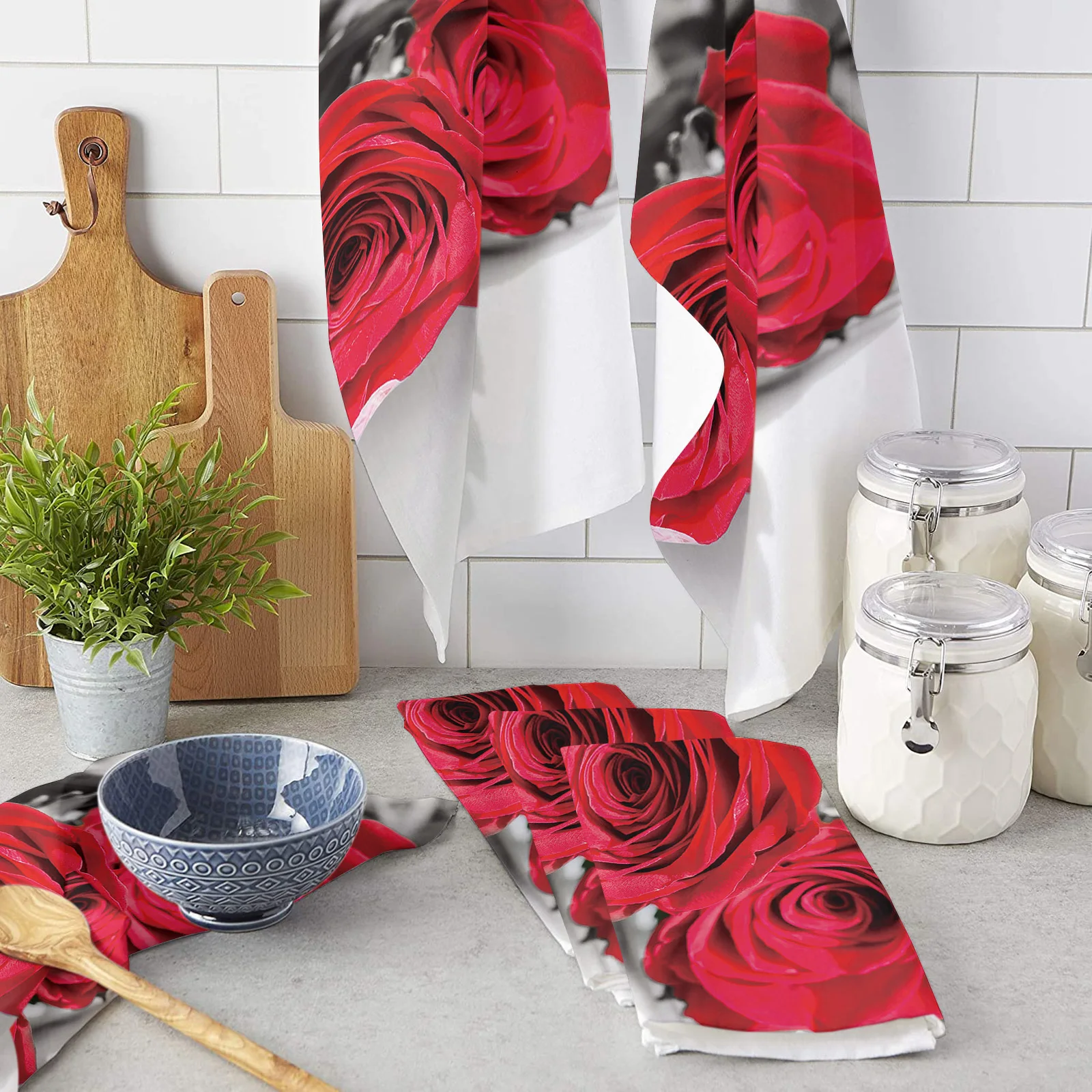 

Кухонное полотенце из микрофибры с красными розами
