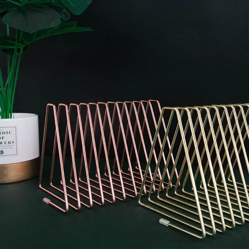 

Треугольная полка для хранения файлов, настольный держатель для книг из кованого железа в скандинавском стиле, держатель-органайзер для кн...