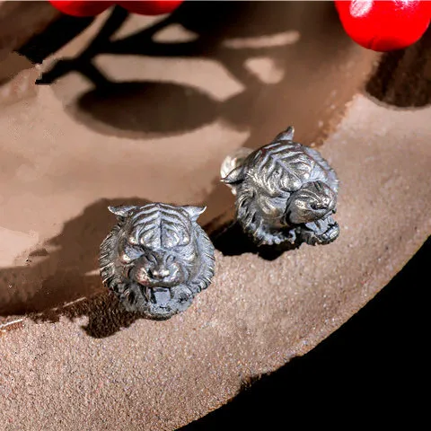 

Domineering Tiger Head Stud Earrings Retro Punk Style Animal Earrings Retro Earrings for Men Women Hip Hop Jewelry Party Gifts