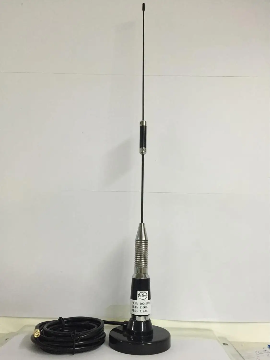 

HT-433DII-M110-SMA 433MHZ radio suction cup antenna used in driving school training car