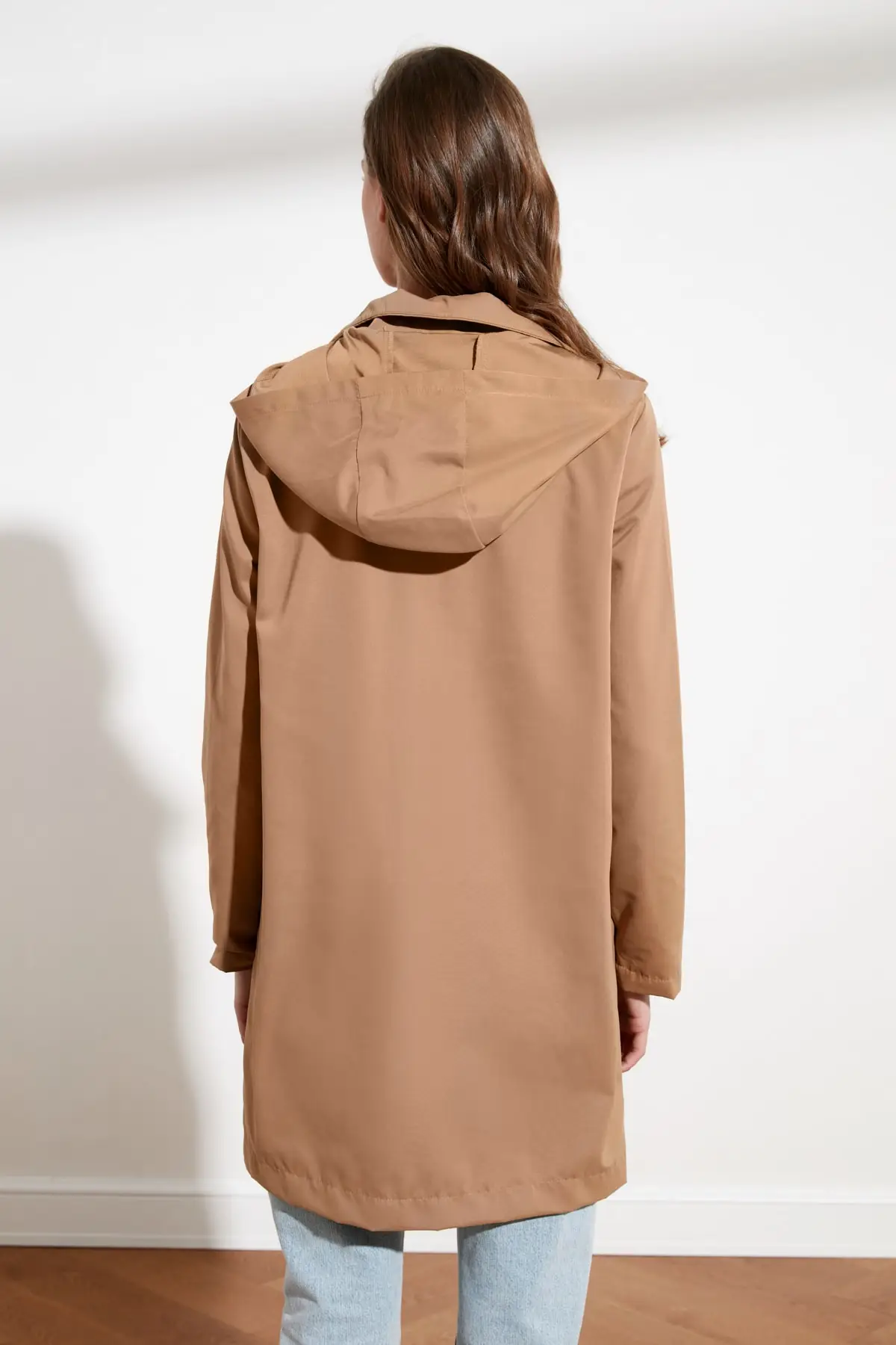 

Trendyol Hooded Snap Closure Water Repellent Featured Trench TWOSS21TR0016