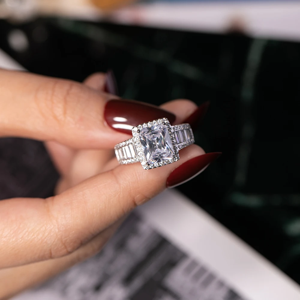 Женское Обручальное кольцо из серебра 925 пробы с искусственным бриллиантом |