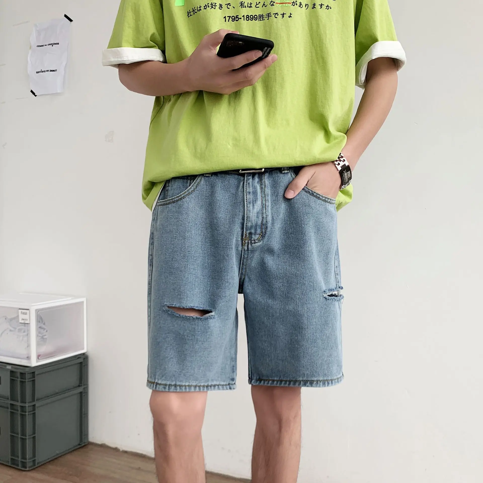 

Solid Color Straight Leg Hole Denim Shorts Men's Summer Thin Knee-Length Jeans Ripped Streetwear Board Jeans Shorts 2021