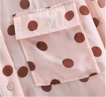 Женская милая рубашка с принтом в розовое горошек длинными рукавами необычным