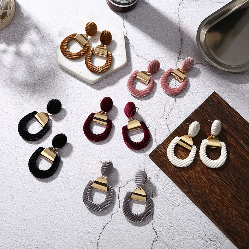 Женские винтажные серьги из плюша большие круглые белого и черного цвета с