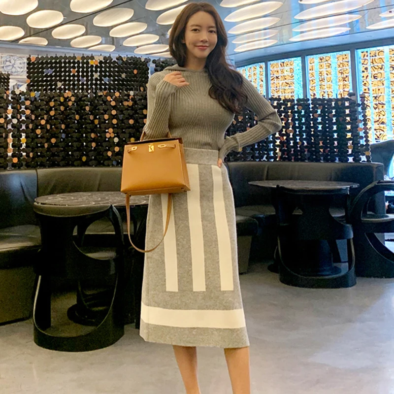 

Elegant Knitted 2 Pieces Set Women 2019 Winter Solid Color Hooded Pullover Sweaters & Striped Pencil Bodycon Skirts