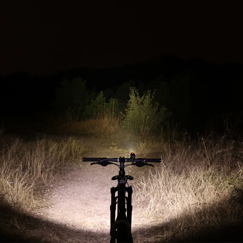 

Bicycle Light Led Waterproof USB Rechargeable Bike Light Side Warning 700 Lumens Flashlight Power Bank 2000mAh 5 Modes