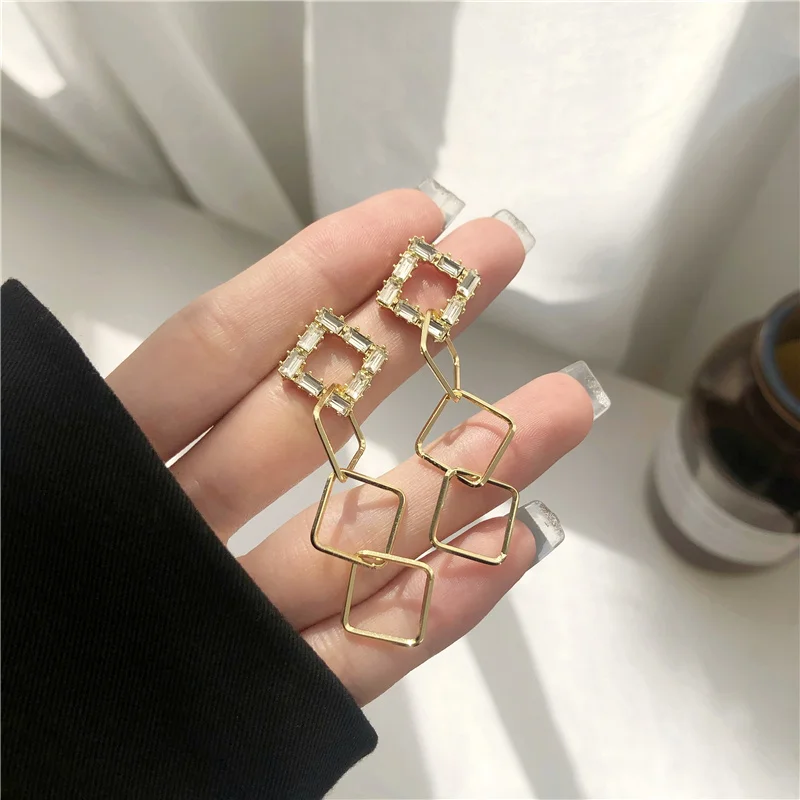 

Square Metal Geometry Tassel Earrings South Korea's Temperament Retro Fashion Tassel Earrings Woman Birthday Gift Accessories
