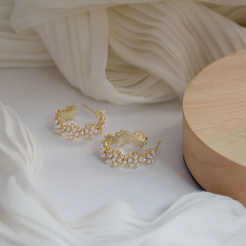 

Romantic High Quality Lace Pearl Women Earrings Charm Elegant Exquisite Pearl Stud Earring Wedding Accessories Pendant Jewelry