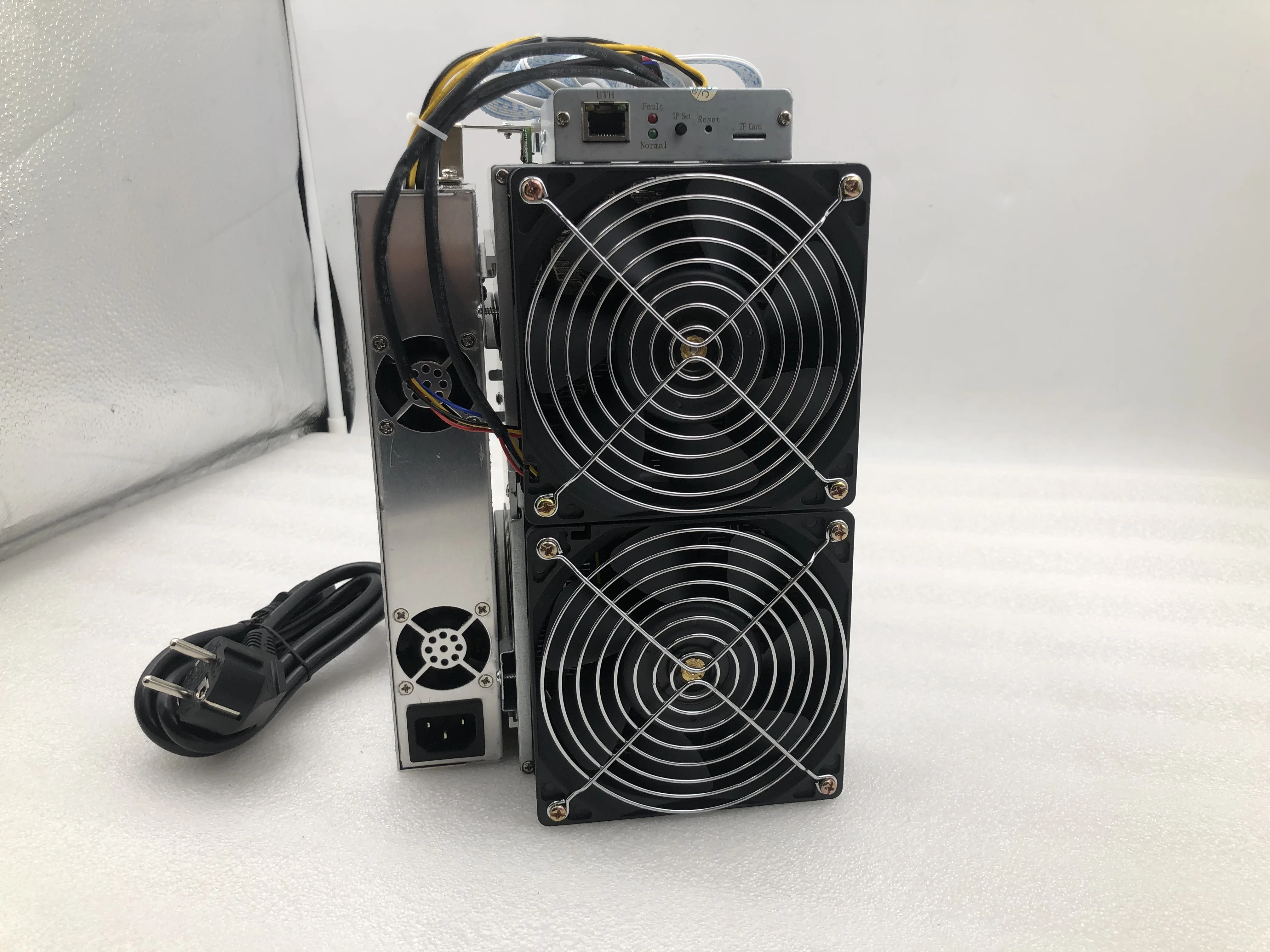 Б/у Майнер биткоинов Asic Love Core A1Pro 23T BTC BCH с блоком питания более экономичный чем