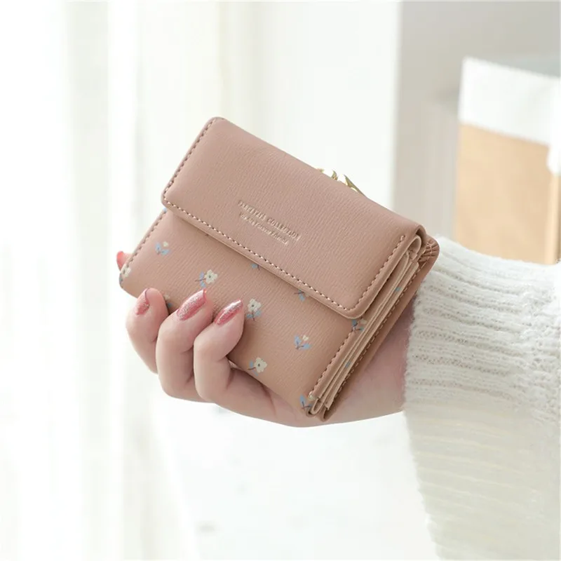 

New Short Buckle Wallet 2020 Brand Designer Hasp Three Fold Small Fresh and Simple Small Floral Mini Lady Pu Leather Coin Purse