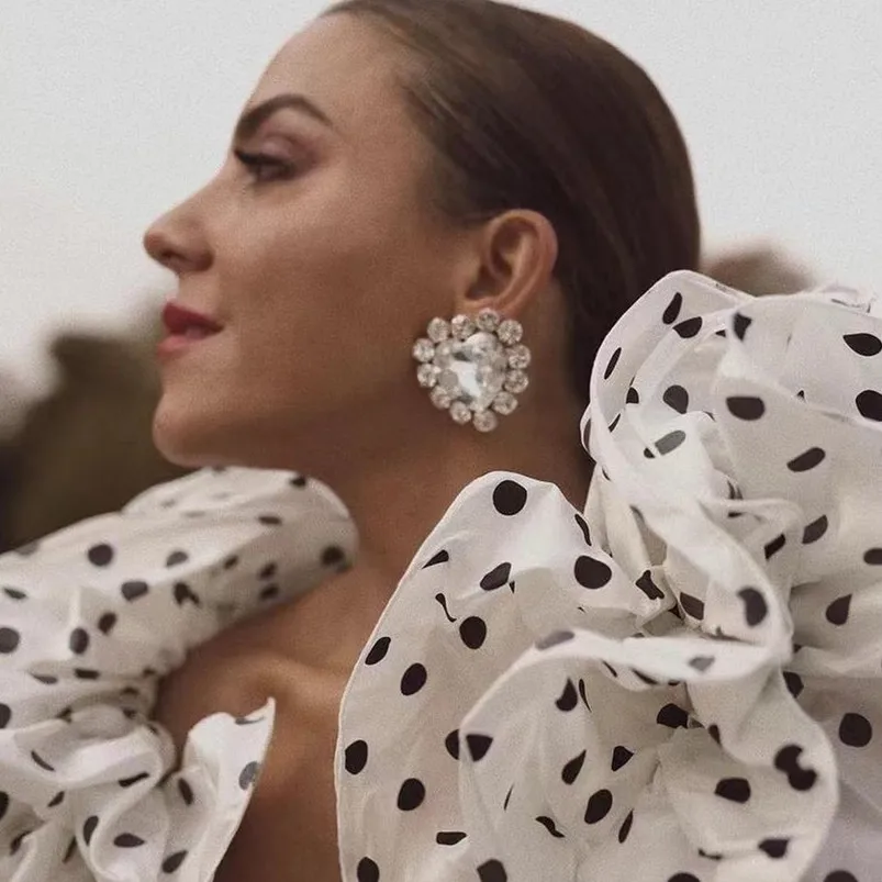 

JIJIAWNEHUA New Trend Sparkling Big Rhinestone Love Heart-shaped women's Earrings Dinner Party Fashion Sexy Jewelry Accessories