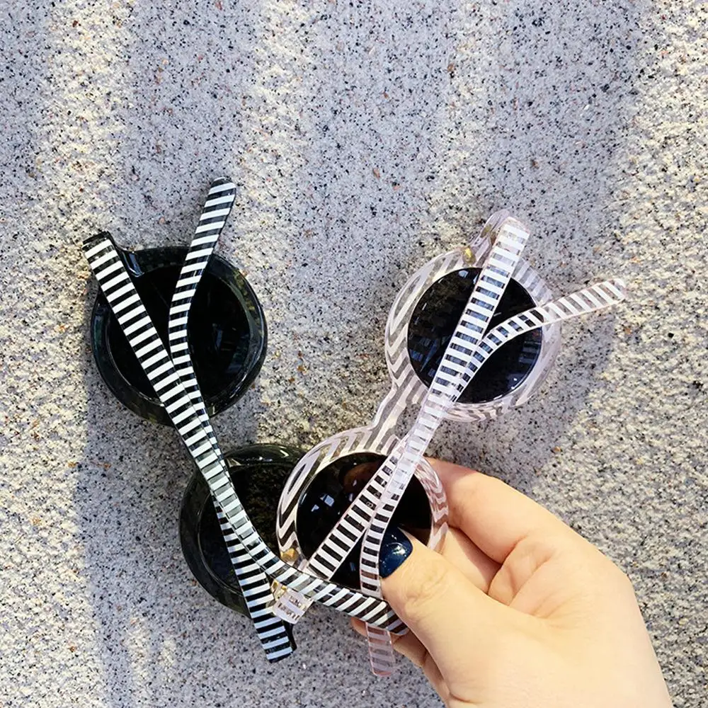 

2021 Luxury Brand Sunglasses Kids Plastic Stripe Cute Round Sun Glasses UV400 Pink Girls Boys Colorful Eyewear Gafas De Sol