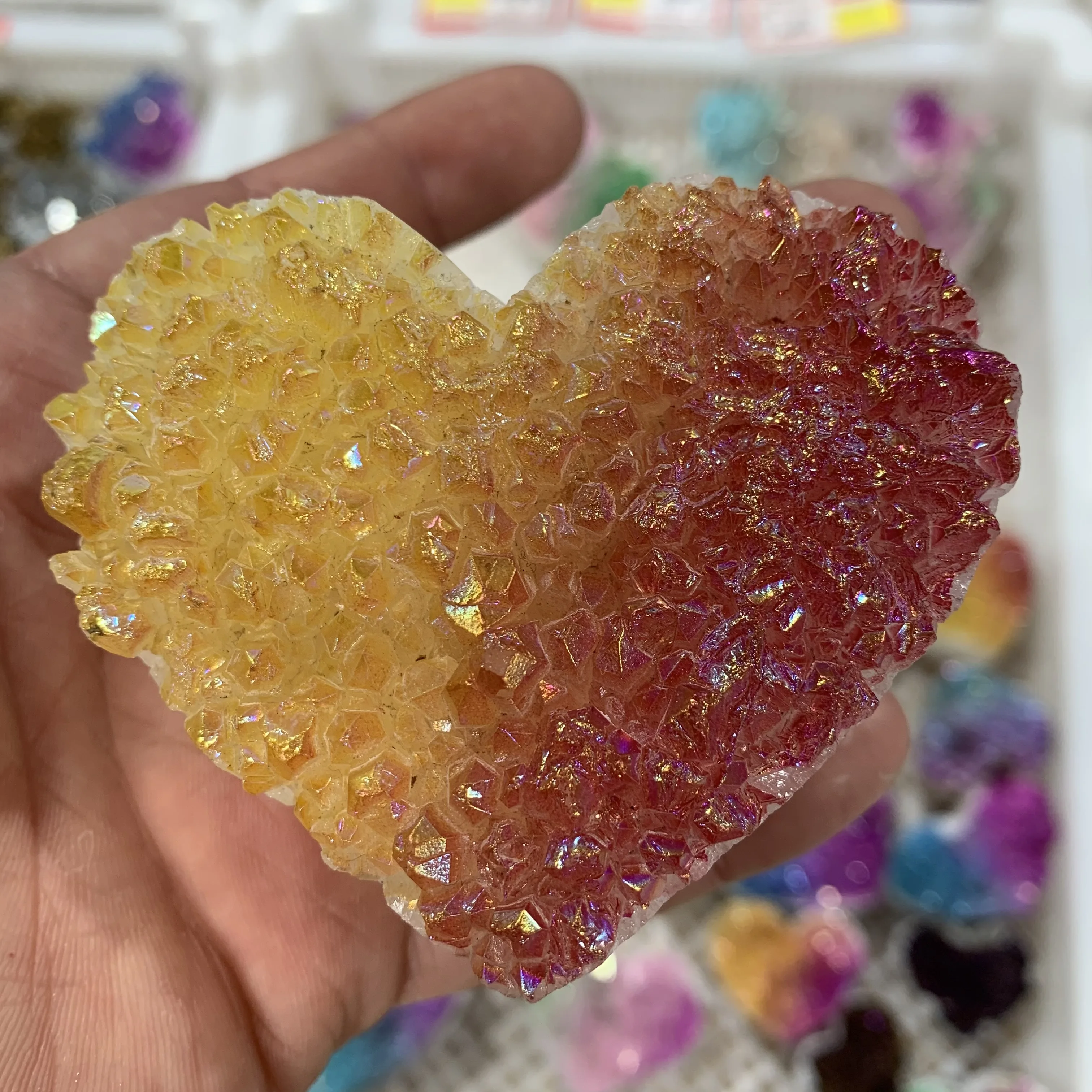 

1PCS Natural Heart-Shaped Raw Candy Color Quartz Crystal Cluster Rainbow Aura Quality Gemstone Stone Healing Specimen Home Decor