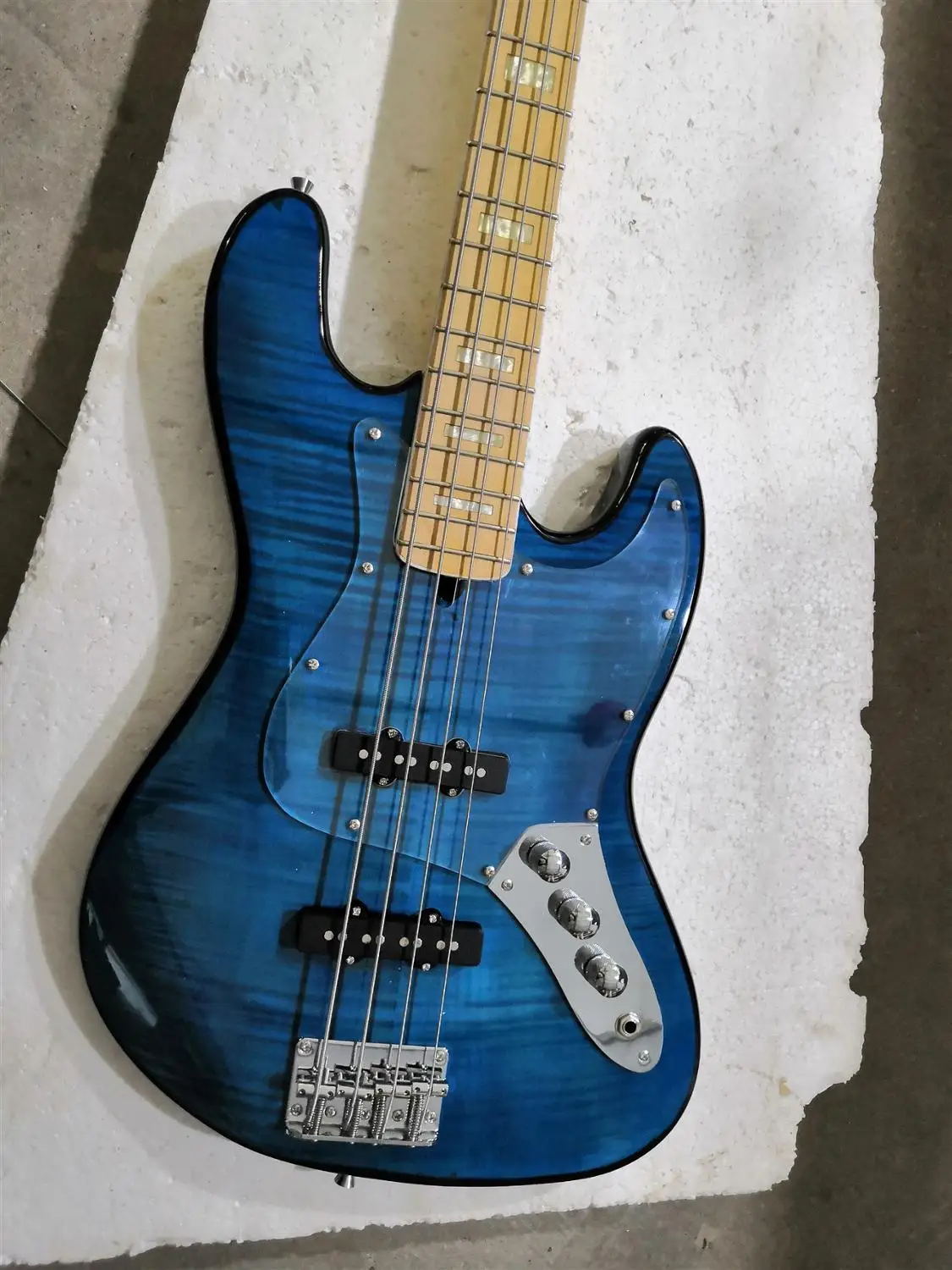 Электрическая бас гитара джаз 4 строки темно синий цвет Тигр верхом из