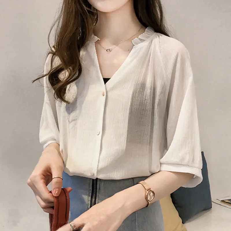 

Summer 2021 new style women's outer wear thin short-sleeved chiffon shirt trend Korean loose female casual half-sleeved top