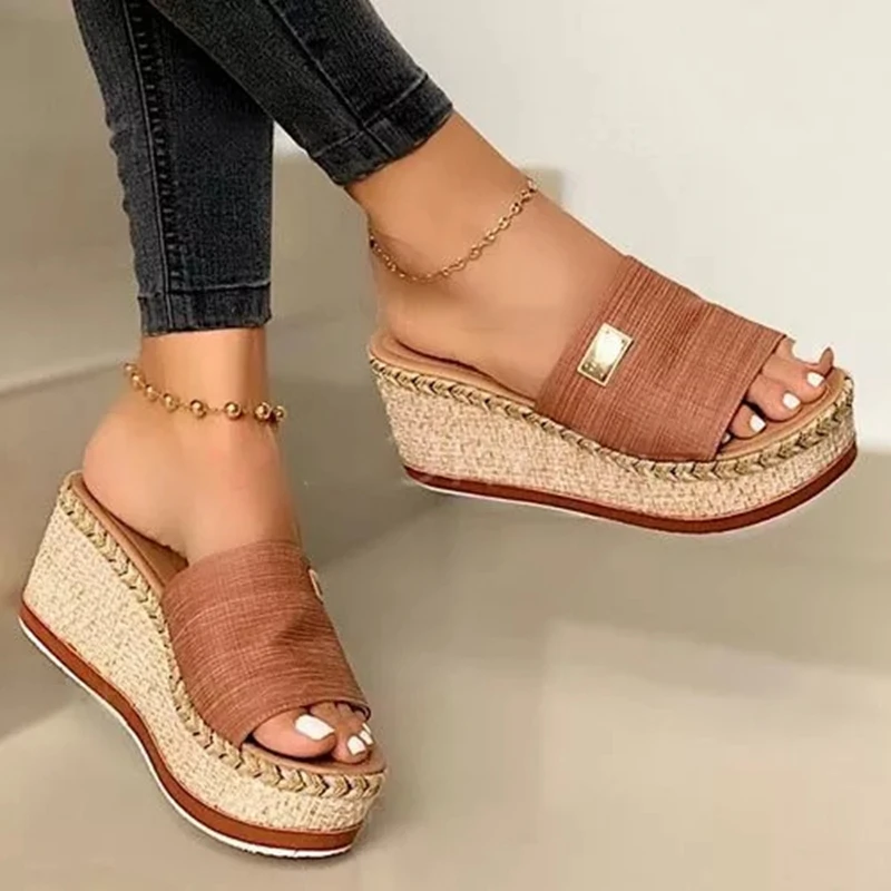 

Hot Summer Thick-soled High-heeled Shoes Ladies Outdoor Shoes Wooden Bottom Wedge Slippers Flip-flop Sandals Large Size 34-44