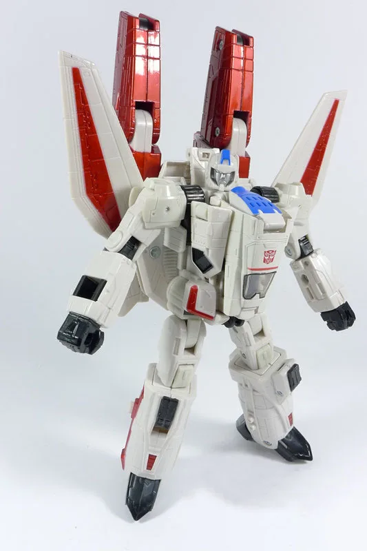 Деформации игрушки Азии Henkei Jetfire рисунок 100% Аутентичные в наличии Новинка |