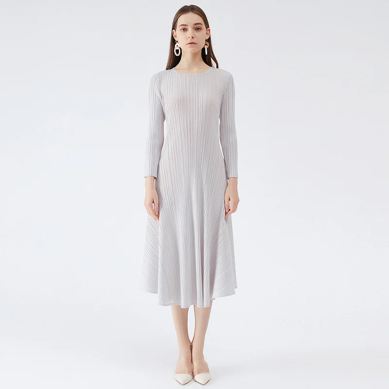 2022 Spring Dress For Women 45-75kg Solid Colour Long Sleeved Round Neck Elastic Loose Miyake Pleated Casual Dress Midi