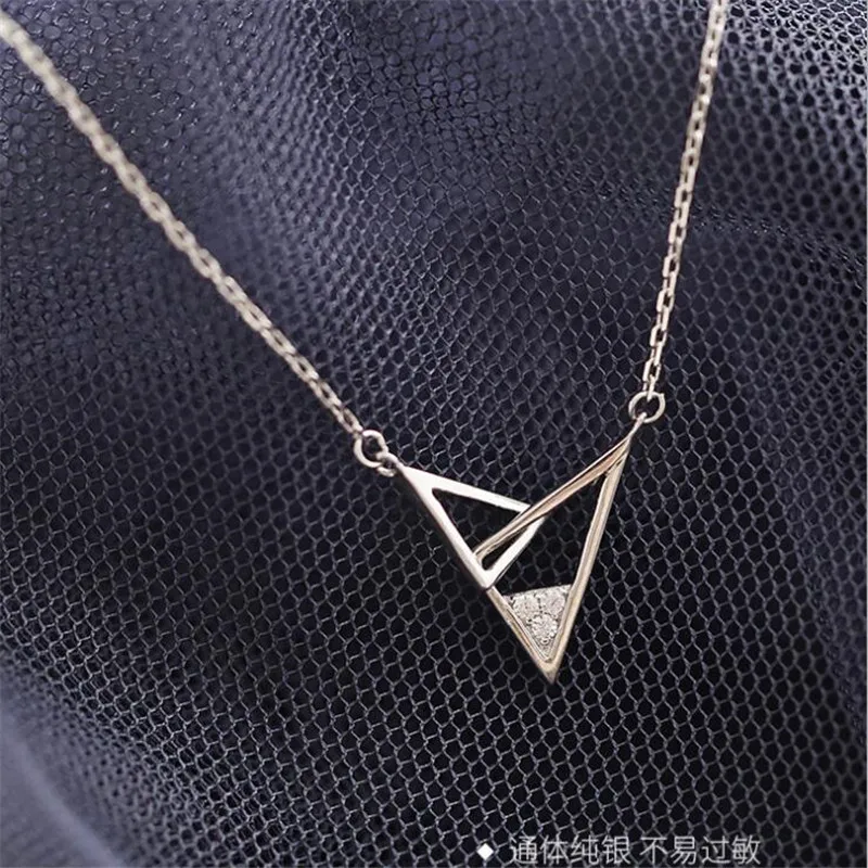 

Fine 925 Sterling Silver Geometric Zircon Triangle Interlock Necklace Clavicle Chain for Women All-matched Jewelry Colar SN200