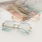 Элегантный Нерегулярные оправы с защитой от УФ-очки для Для женщин супер светильник плоское зеркало градиент видение очки для ухода вогнуто-Выпуклое стекло, Okulary