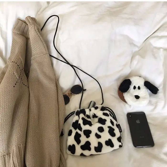 

Bag female 2021 new net red ins messenger bag female student Korean version of the wild cute drawstring fur bag small bag