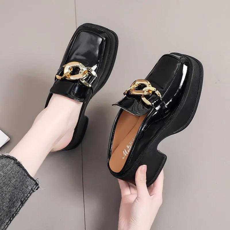 

Шлепанцы женские на среднем квадратном каблуке, повседневные туфли с заклепками, сланцы с закрытым носком, роскошная Летняя обувь с высоким...