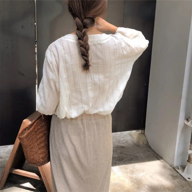 

2020 New Sweet Casual shirt Korean Chic Women Lace blouse loose V-neck 3/4 Sleeve Fashion White top
