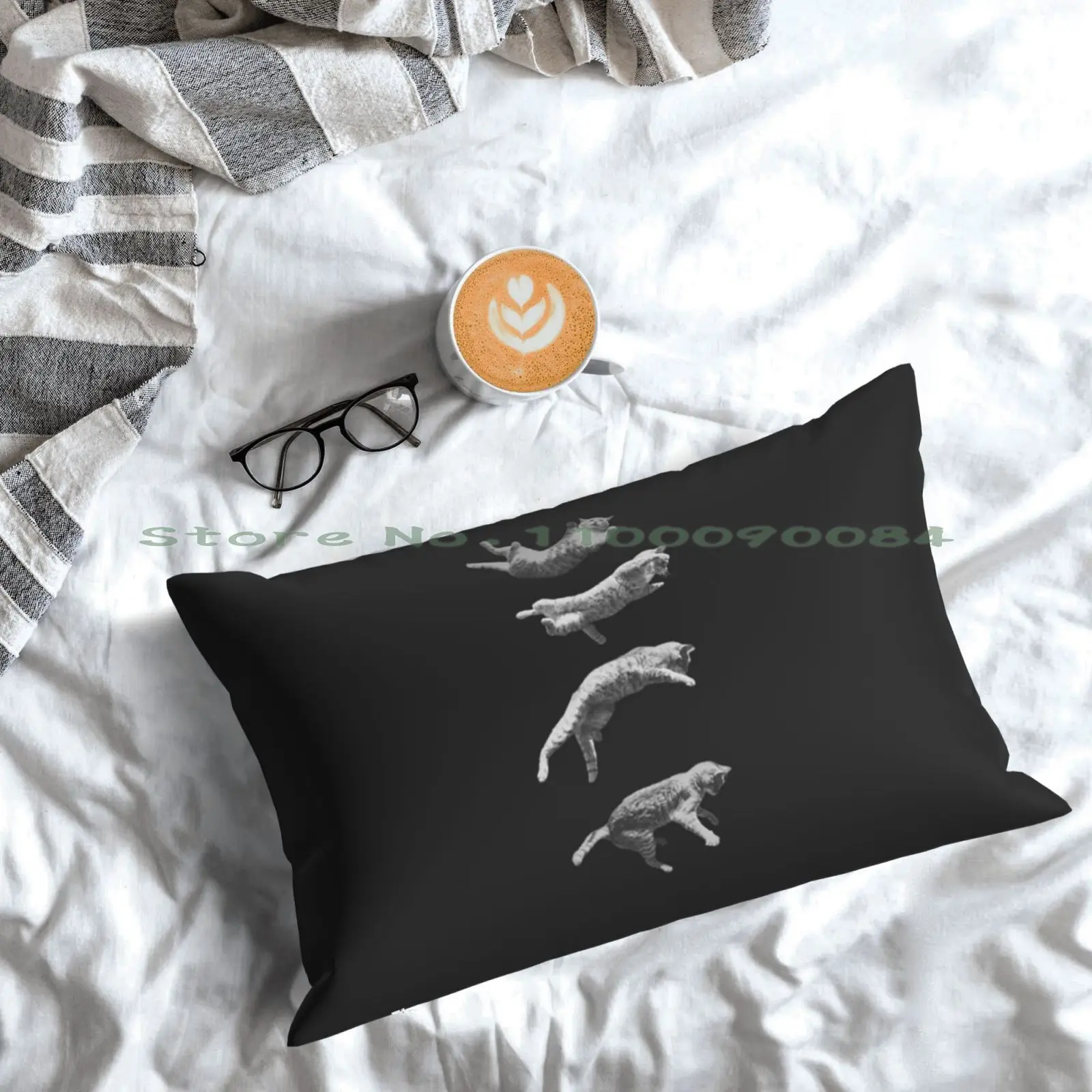 Кошки всегда приземляются на ногах (после винтажной фотографии) W Подушка Чехол