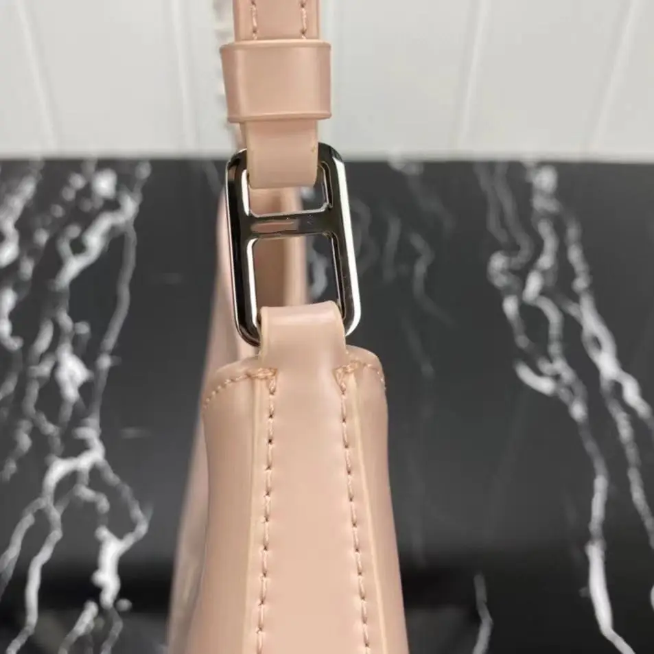

Spring/summer 2021 designer handbag women's handbag brand underarm handbag