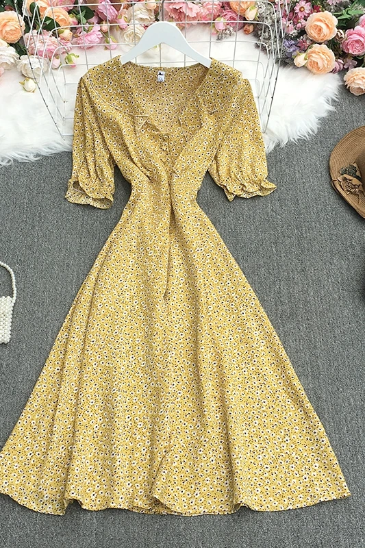 

2021 New Summer Vintage Temperament V-neck puff sleeve Dress high waist pleated waist floral mid-length A-line Dress