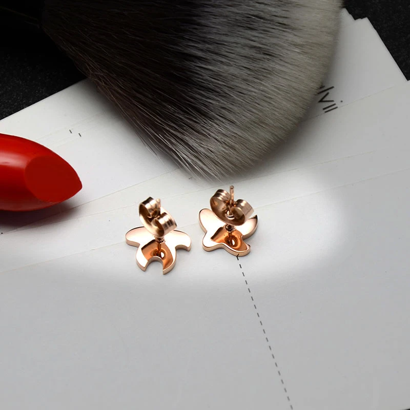 

2020 Luxury Designs Starfish Stud Earrings For Women European Style 316l Stainless Steel Men Jewelry Ear Aretes Birthday Gifts