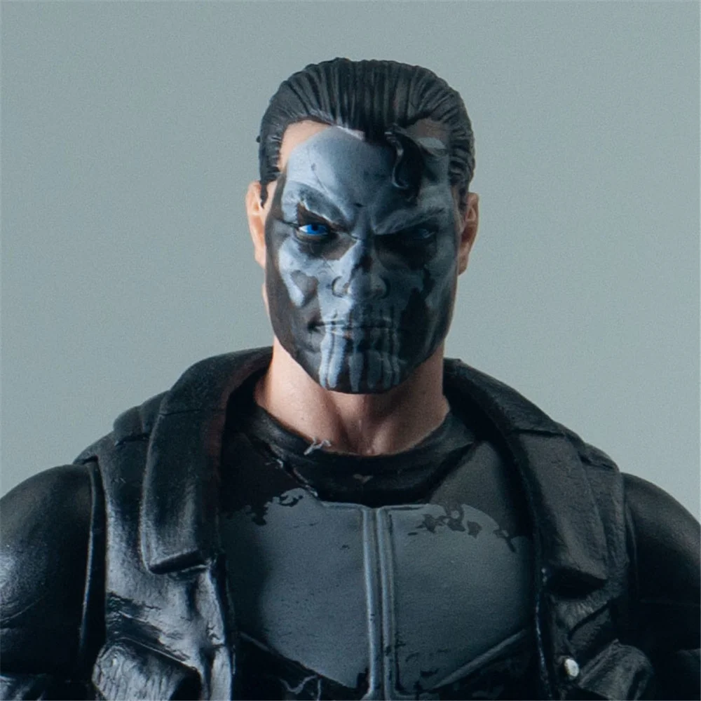 

Hasbro Marvel Avengers 16cm Legends Punisher Comic Version Movable Figure Doll Toy Boy Collection Gift