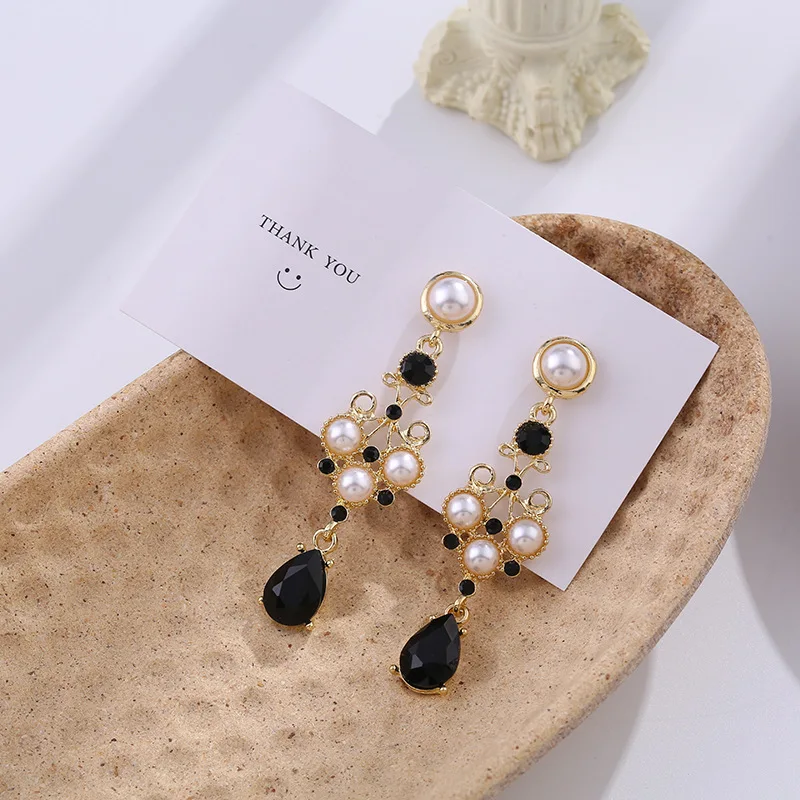 

Korean Black Teardrop Crystal Drop Earrings Temperament Ladies Vintage Simulated Pearl Clip On Earrings No Piercing Jewelry