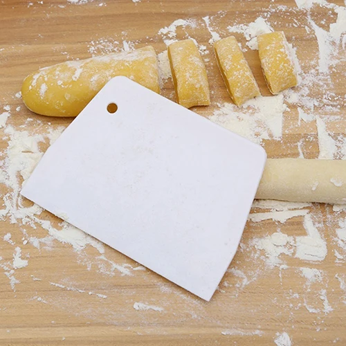 

Popular Pastry Dough Scraper Cutter Plastic Baking Cake Decorating Kitchen Tool
