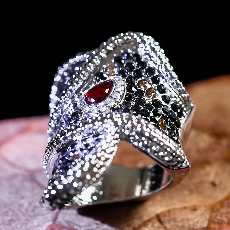 

Classic Vintage Twisted Geometric Rings Fashion Women Elegant Ethnic Red Water Drop Crystal CZ Wedding Ring Jewelry for Female