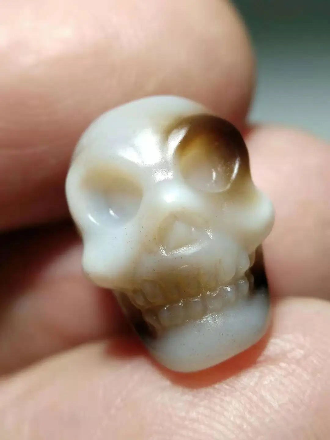 

Rare and unique full of cinnabar Tibetan old dzi bead carved skull texture soft and smooth, finely carved beads full of cinnabar