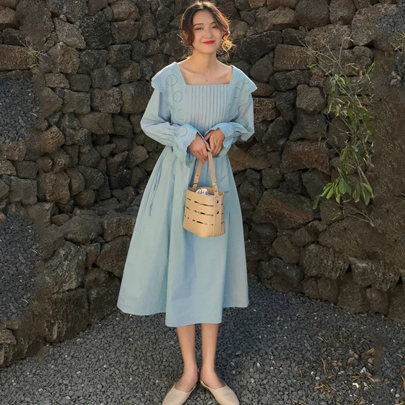 Женское платье LANMREM однотонное средней длины с квадратным воротником и рукавами