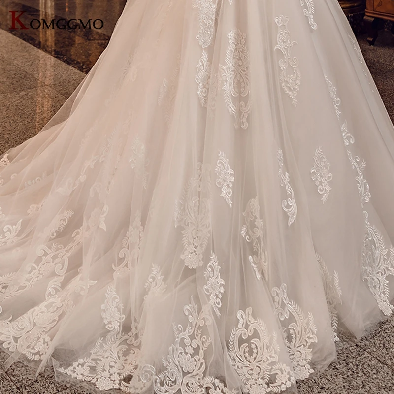 

Elegant V-Neck Embroidery Appliques Tulle Chapel Train Bridal Ball Gown 2021 Hot Sale Full Sleeve Button Back Wedding Dress