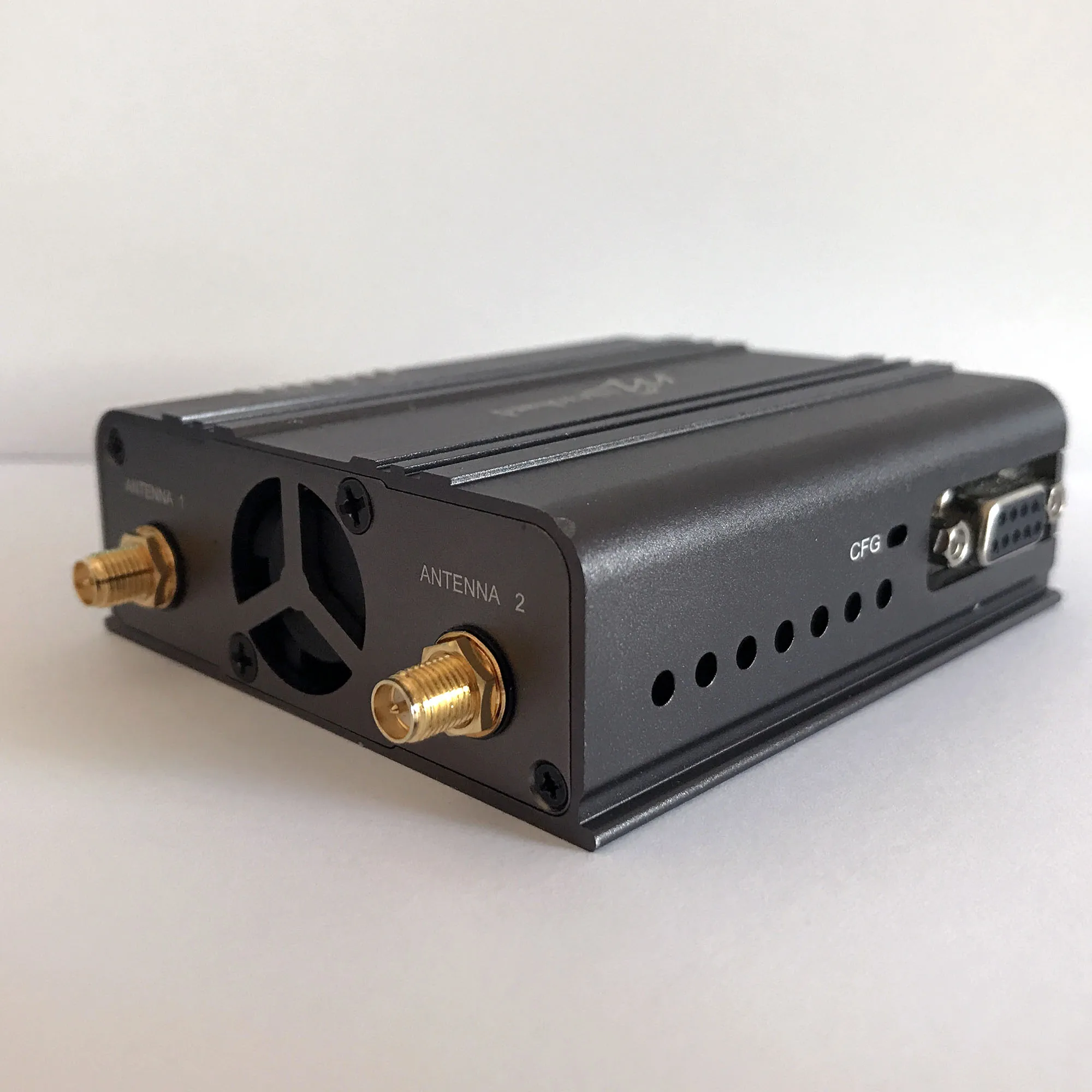 

Microhard Pmddl900-enc Network Port Connected to Camera Serial Port Connected to Data Transmission Radio Station Mhk185950