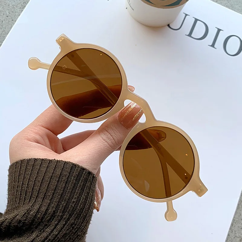 

OLOEY Mocha Milk Tea Color Sunglasses Women Fashion Trendy Korean Small Round Sun Glasses for Men Brand Designer UV400 Oculos