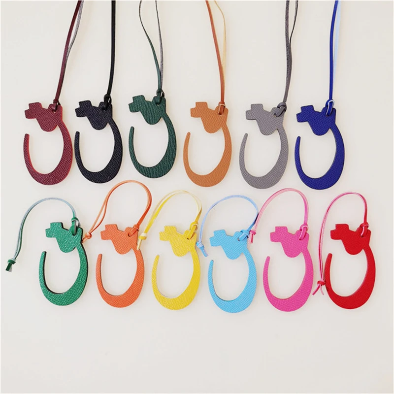 Оптовая продажа Роскошный брелок из натуральной кожи с буквами алфавита