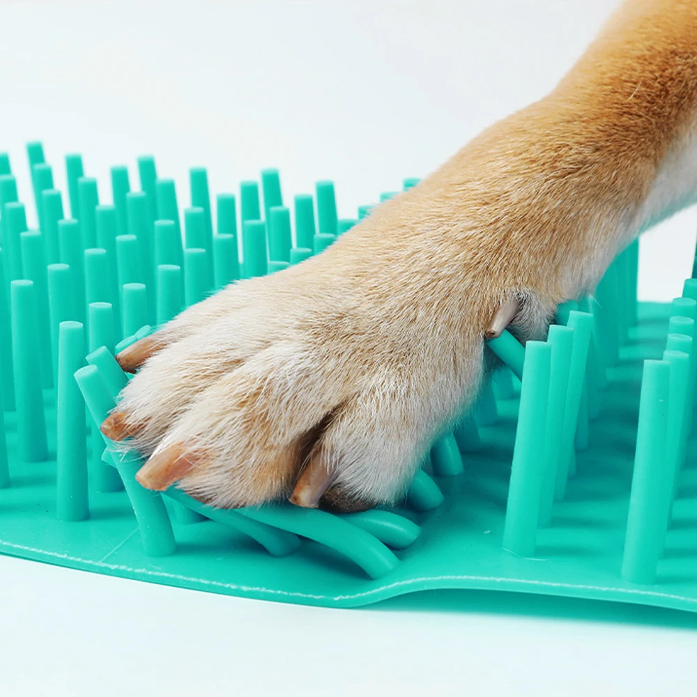 

New Silicone dog paw Cleaning Cup Pet Paw Massage Comb Portable Puppy Foot Washer Dog Cat Dirty Paw Cleaner Pet Feet Wash Bucket