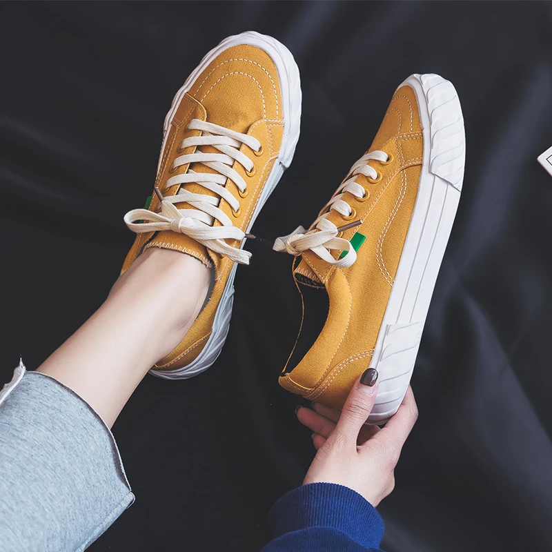 Женские стильные кроссовки яркие цвета модные парусиновые туфли на толстой