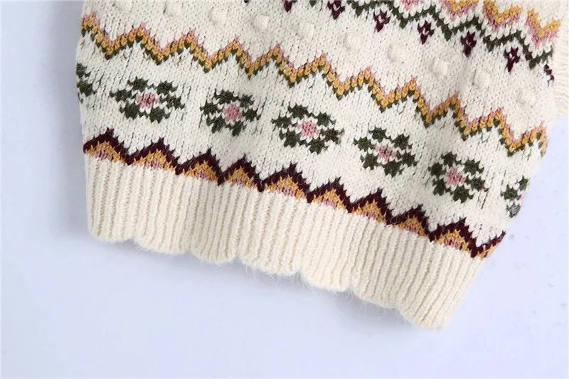 Женский жаккардовый укороченный жилет с высоким воротником и оборками на