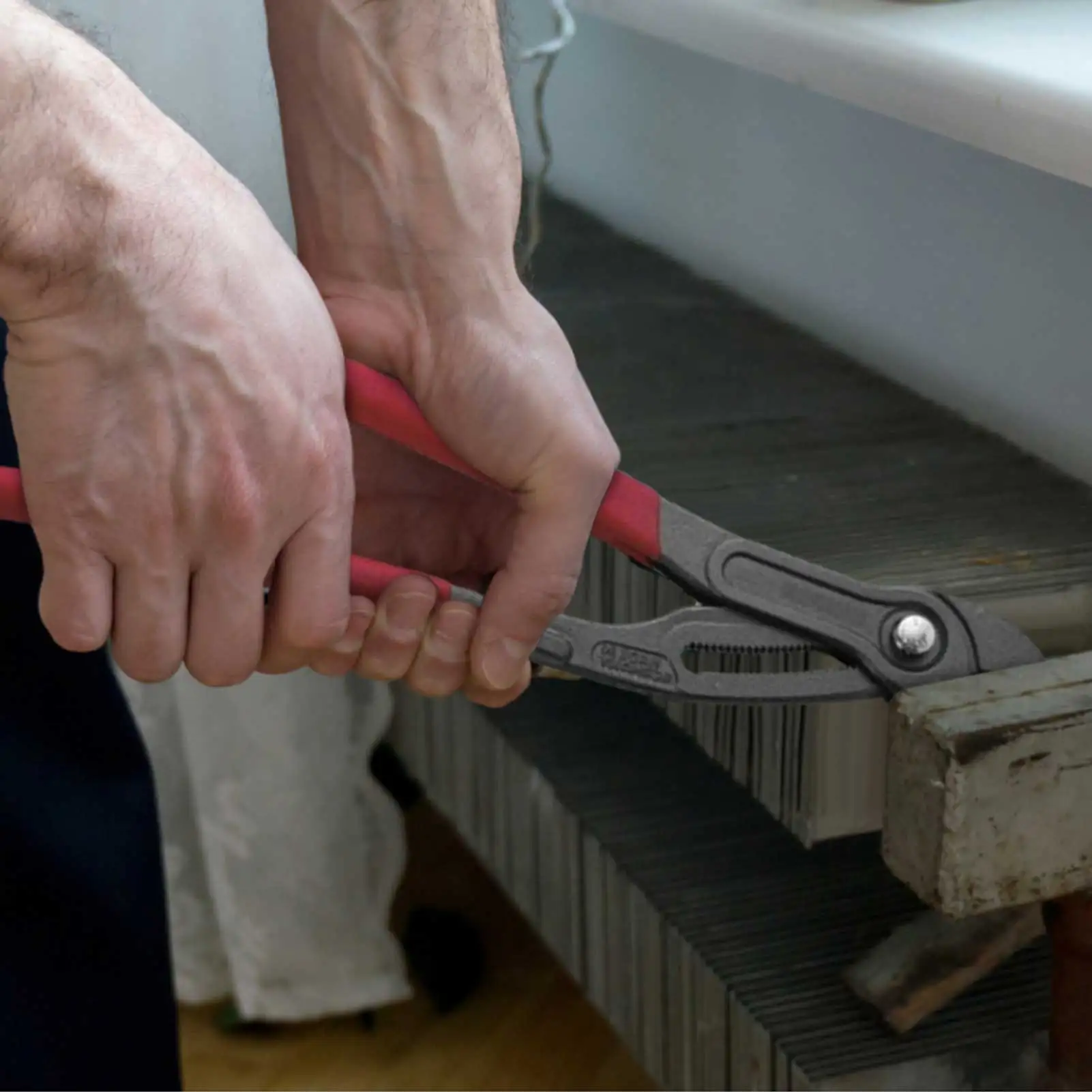 

Multifunction Household Water Pump Pliers 10-Inch Quick-Release Pipe Pliers Sturdy And Durable Suitable For A Variety Of Areas