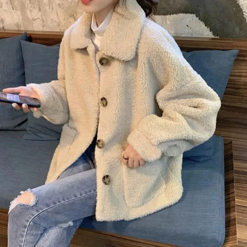 

Осенне-зимнее пальто из овечьей шерсти, женское корейское пальто с отложным воротником, теплая куртка из искусственного меха в стиле Харадз...