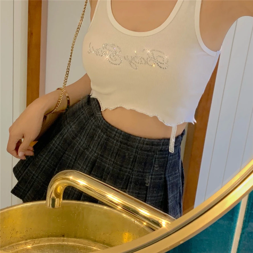 Сексуальный белый укороченный топ без рукавов с бриллиантами Короткие топы