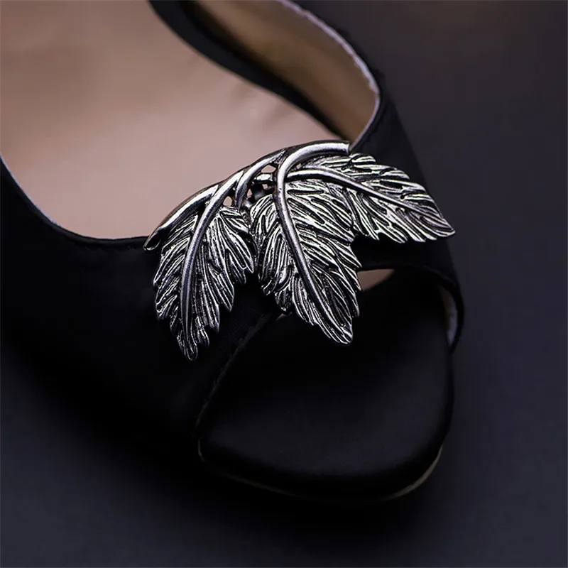 2 Pcs Retro Leaf Flower Shoe Clip Removable Shoe Buckle Bridal Shoes Decoration Accessories