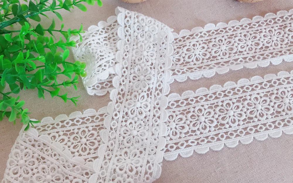 

10 yards off white Cotton Crocheted Vintage Style Lace Trim